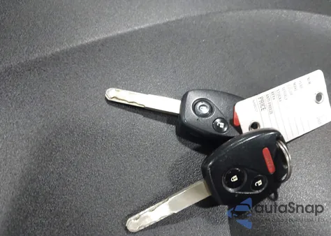 2013 Honda Fit z USA, uszkodzony, nr VIN JHMGE8G39DC023861